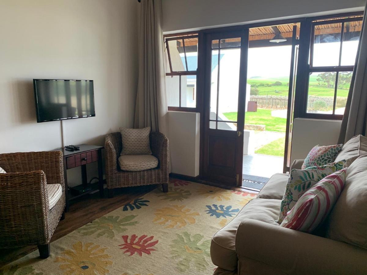 Endless Vineyards At Wildekrans Wine Estate Guest House Botrivier Bagian luar foto