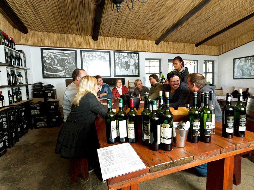 Endless Vineyards At Wildekrans Wine Estate Guest House Botrivier Bagian luar foto